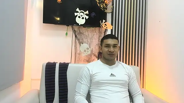 Snapshot of venedic_bull chatting on October 31, 9:00 pm venedic bull online show from October 31, 9:00 pm