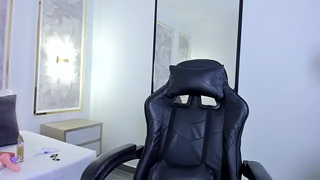 tabata69  online show from December 3, 7:46 pm