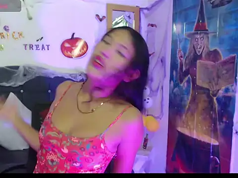 Snapshot of Adriana_Belle chatting on October 8, 8:31 pm Adriana Belle online show from October 8, 8:31 pm