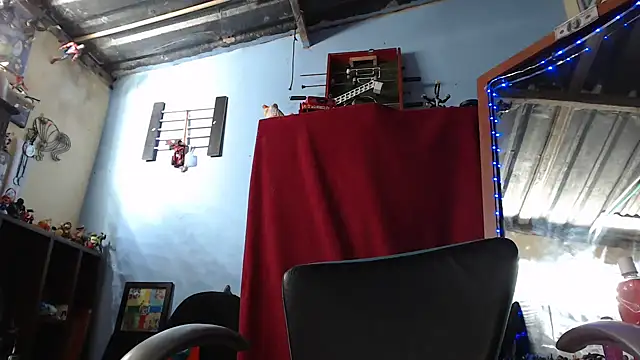 lizethavila online show from April 2, 1:51 pm