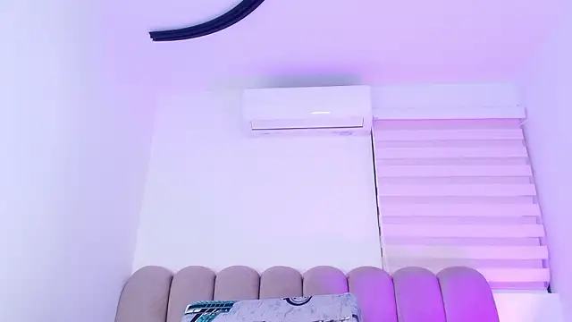 ashly mr online show from February 5, 12:01 pm