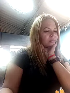 Snapshot of vicoria_09 chatting on November 4, 6:22 pm vicoria 09 online show from November 4, 6:22 pm