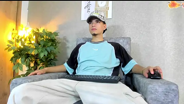 Axelwiliams online show from October 6, 6:52 pm
