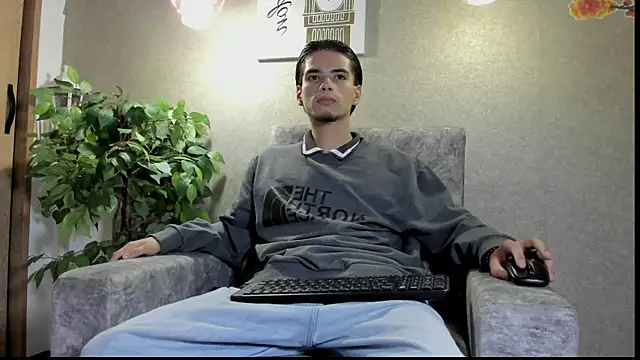 Axelwiliams online show from December 3, 6:47 am