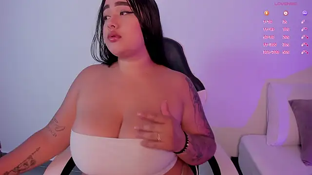 Snapshot of dalia_spinters chatting on November 21, 7:35 pm dalia spinters online show from November 21, 7:35 pm