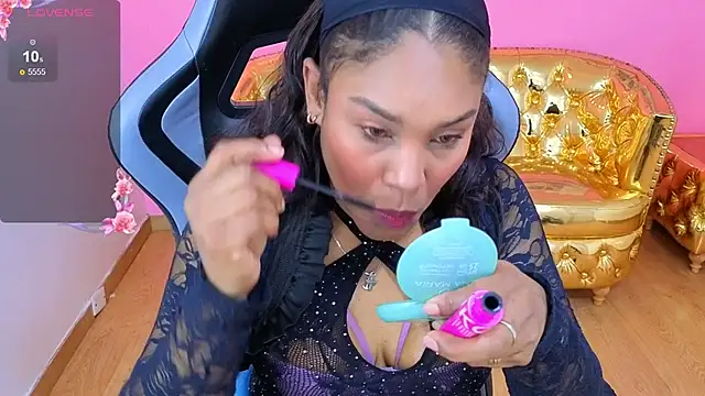 Snapshot of kamala_a chatting on February 14, 3:29 am kamala a online show from February 14, 3:29 am