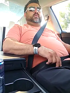 Roddog18 online show from March 29, 5:03 pm