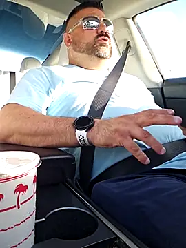 Roddog18 online show from December 17, 10:48 pm