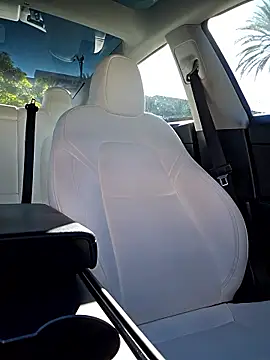 Roddog18 online show from December 3, 9:58 pm