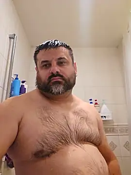 Snapshot of Roddog18 chatting on June 6, 12:43 pm Roddog18 online show from June 6, 12:43 pm