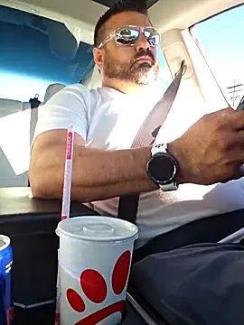 Roddog18 online show from December 4, 10:31 pm