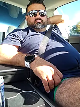 Roddog18 online show from October 22, 5:34 pm