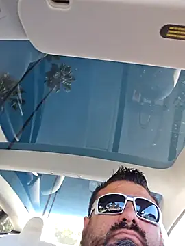 Roddog18 online show from October 30, 9:33 pm