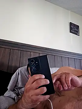 Roddog18 online show from February 3, 6:46 pm