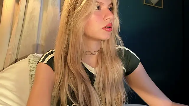 mia curry online show from June 26, 7:09 pm