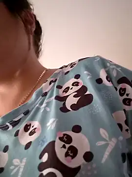 Zoe riivas online show from April 20, 2:29 pm