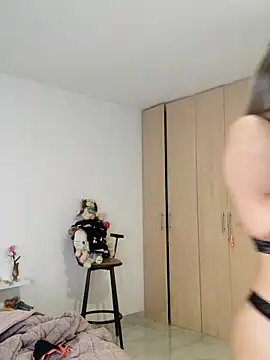 Zoe riivas online show from October 28, 10:25 am