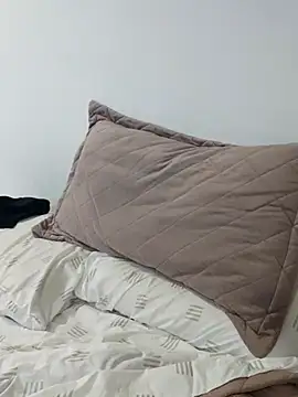 Zoe riivas online show from April 8, 11:22 am