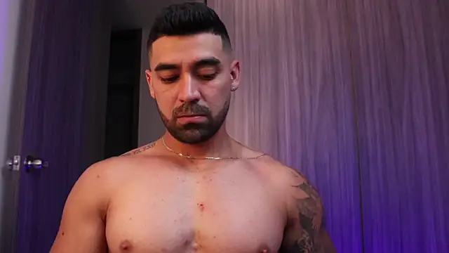 Snapshot of SOY_MIKE chatting on November 15, 3:21 am SOY MIKE online show from November 15, 3:21 am