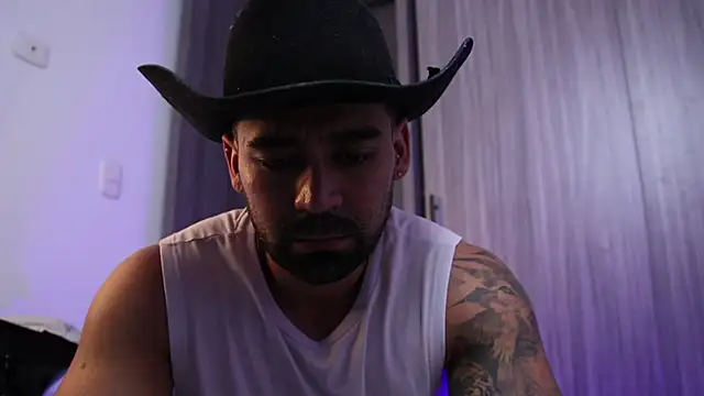 Snapshot of SOY_MIKE chatting on November 27, 8:20 pm SOY MIKE online show from November 27, 8:20 pm