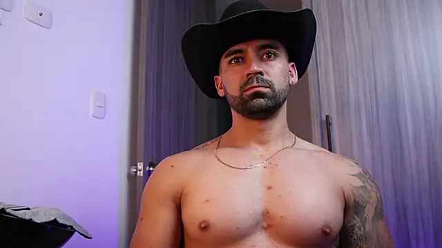 Snapshot of SOY_MIKE chatting on November 4, 1:53 am SOY MIKE online show from November 4, 1:53 am