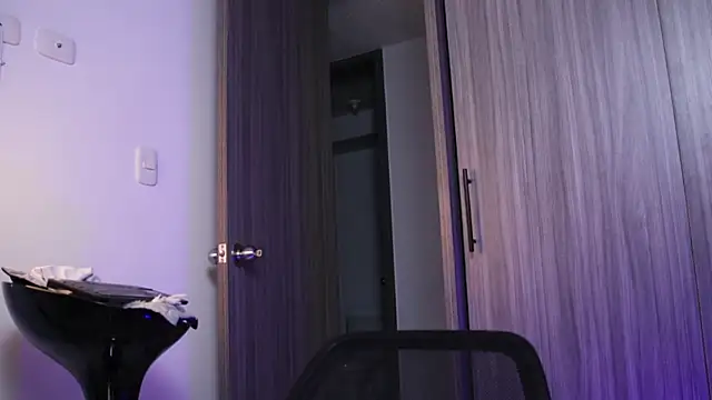 Snapshot of SOY_MIKE chatting on December 22, 11:38 pm SOY MIKE online show from December 22, 11:38 pm