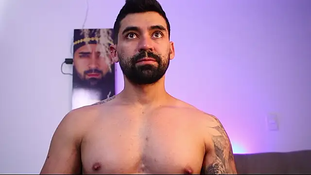 Snapshot of SOY_MIKE chatting on February 20, 3:03 pm SOY MIKE online show from February 20, 3:03 pm