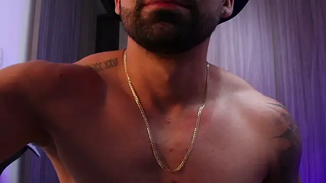 Snapshot of SOY_MIKE chatting on November 10, 3:33 am SOY MIKE online show from November 10, 3:33 am