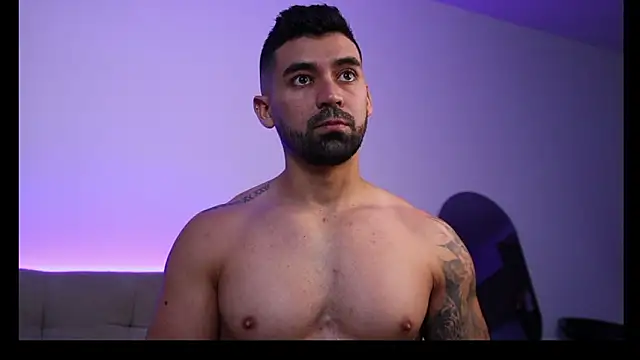 Snapshot of SOY_MIKE chatting on February 7, 2:30 am SOY MIKE online show from February 7, 2:30 am