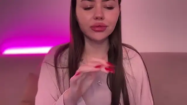 AlmaryKim online show from February 6, 7:21 pm