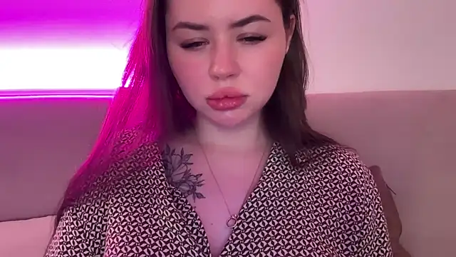 AlmaryKim online show from March 4, 9:00 pm