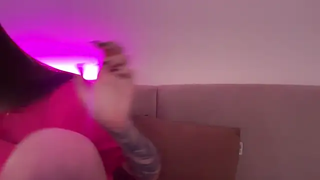 AlmaryKim online show from March 2, 9:11 pm