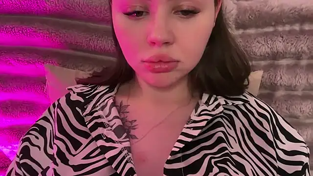 AlmaryKim online show from May 6, 8:02 pm