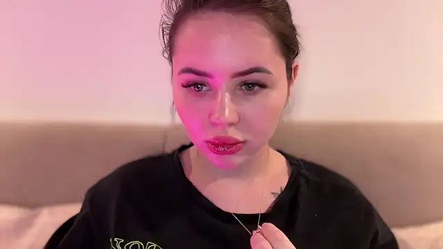 AlmaryKim online show from November 1, 8:36 pm