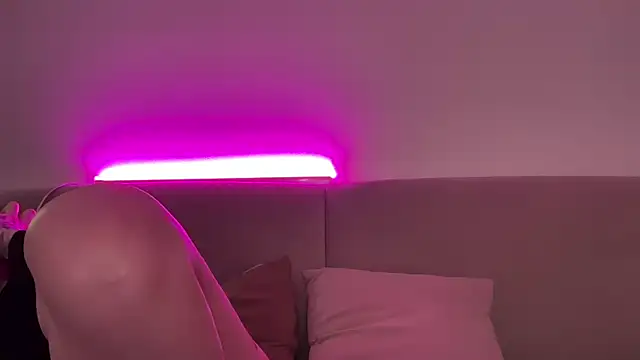 AlmaryKim online show from March 5, 8:38 pm