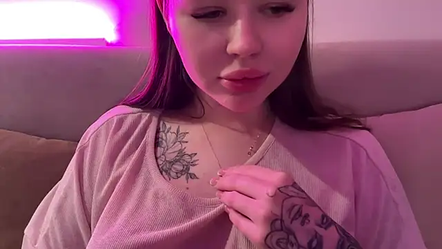 AlmaryKim online show from March 25, 8:08 pm