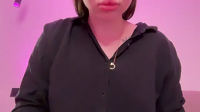 AlmaryKim online show from March 27, 8:10 pm