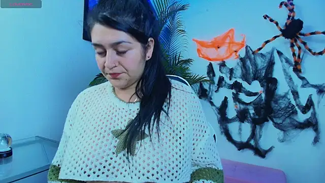 Snapshot of alejitasweet chatting on October 21, 3:17 am alejitasweet online show from October 21, 3:17 am