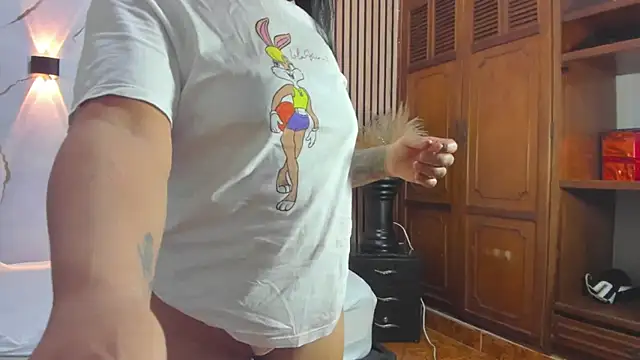 LucyAndBella online show from February 4, 10:38 pm