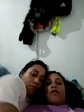 LucyAndBella online show from April 4, 3:57 am