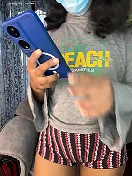 Snapshot of SukiyamaAsia chatting on October 22, 4:12 am SukiyamaAsia online show from October 22, 4:12 am