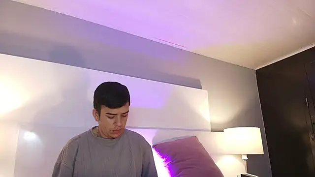 Dylan Katte online show from February 8, 3:04 am