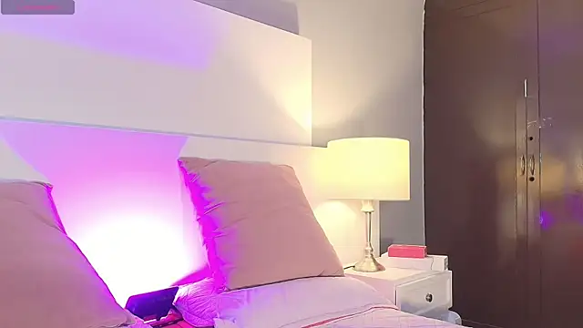 Dylan Katte online show from February 12, 12:10 am