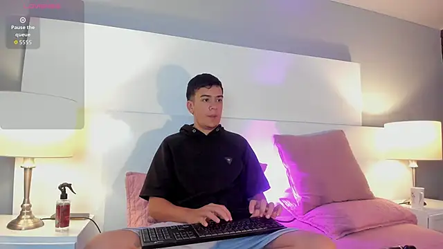 Dylan Katte online show from February 26, 12:05 pm