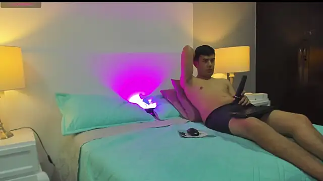 Snapshot of Dylan_Katte chatting on October 23, 12:53 am Dylan Katte online show from October 23, 12:53 am