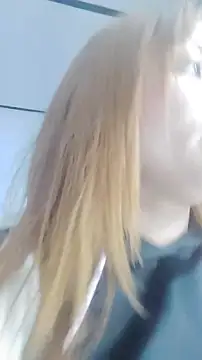 Snapshot of EvelynVega0 chatting on November 16, 9:51 pm EvelynVega0 online show from November 16, 9:51 pm