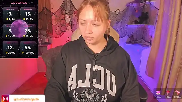 Snapshot of EvelynVega0 chatting on October 24, 4:11 am EvelynVega0 online show from October 24, 4:11 am