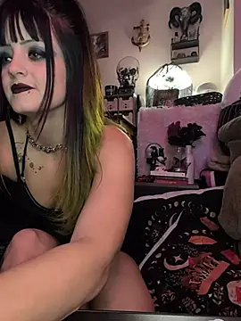 Snapshot of CherryHeart69 chatting on November 5, 4:37 am CherryHeart69 online show from November 5, 4:37 am