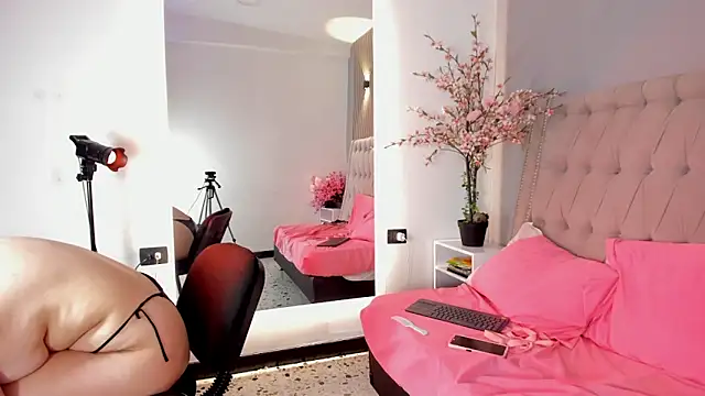 Xiomara Stwart online show from November 30, 7:42 am