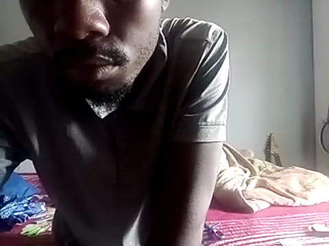 Snapshot of biGgslong01 chatting on March 28, 8:26 am biGgslong01 online show from March 28, 8:26 am